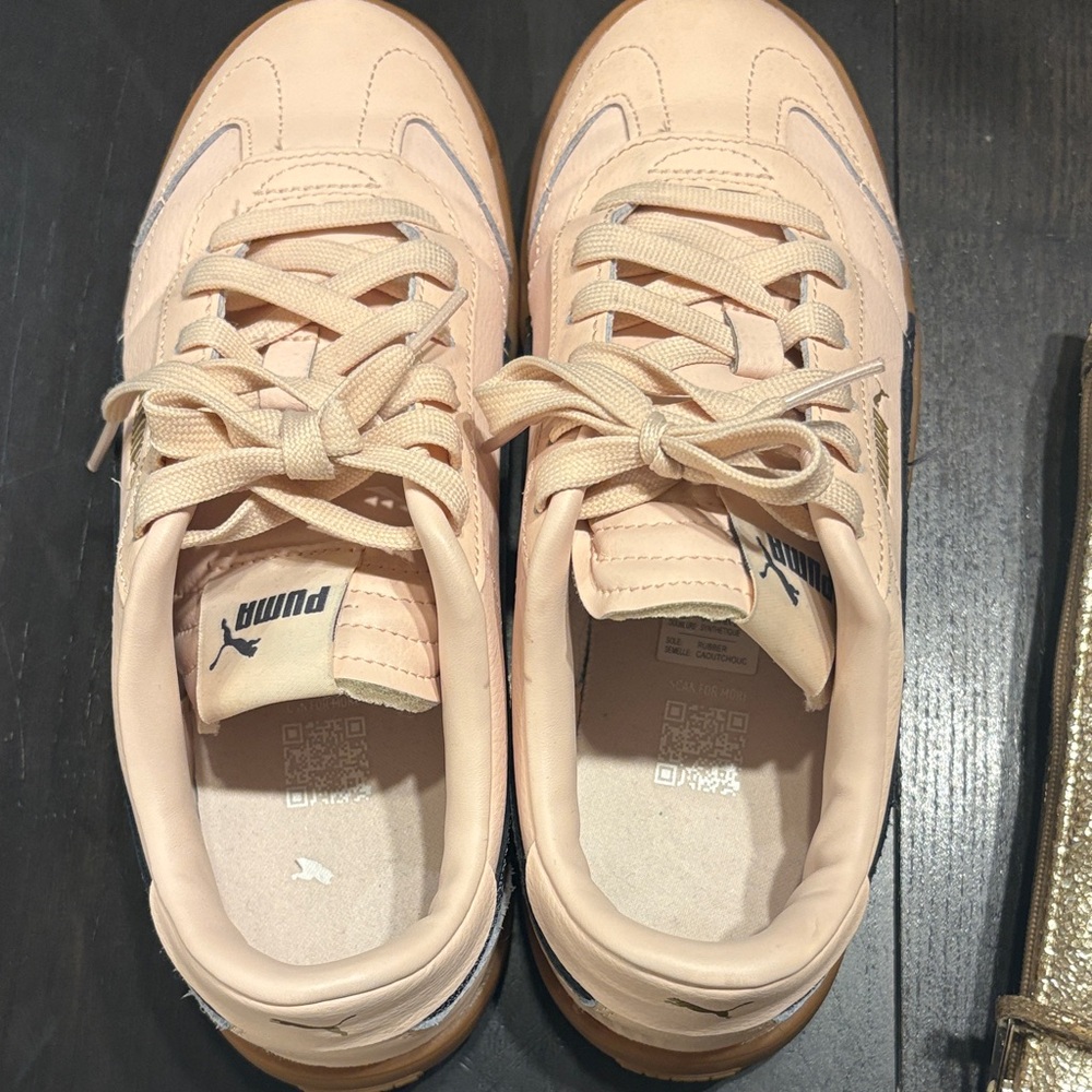 Puma Women's Pink Sneakers